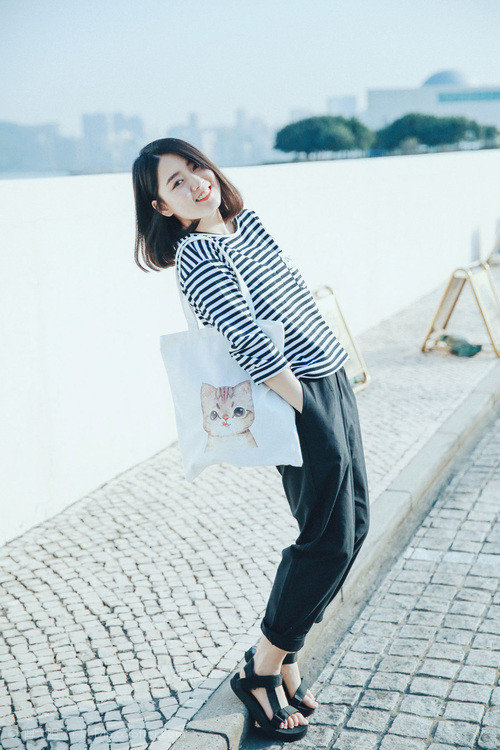 羽毛球赛场年轻选手表现抢眼,羽毛球年轻人